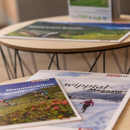 Stuwip Alps Appartements Adlerhorst Trins Bagian luar foto
