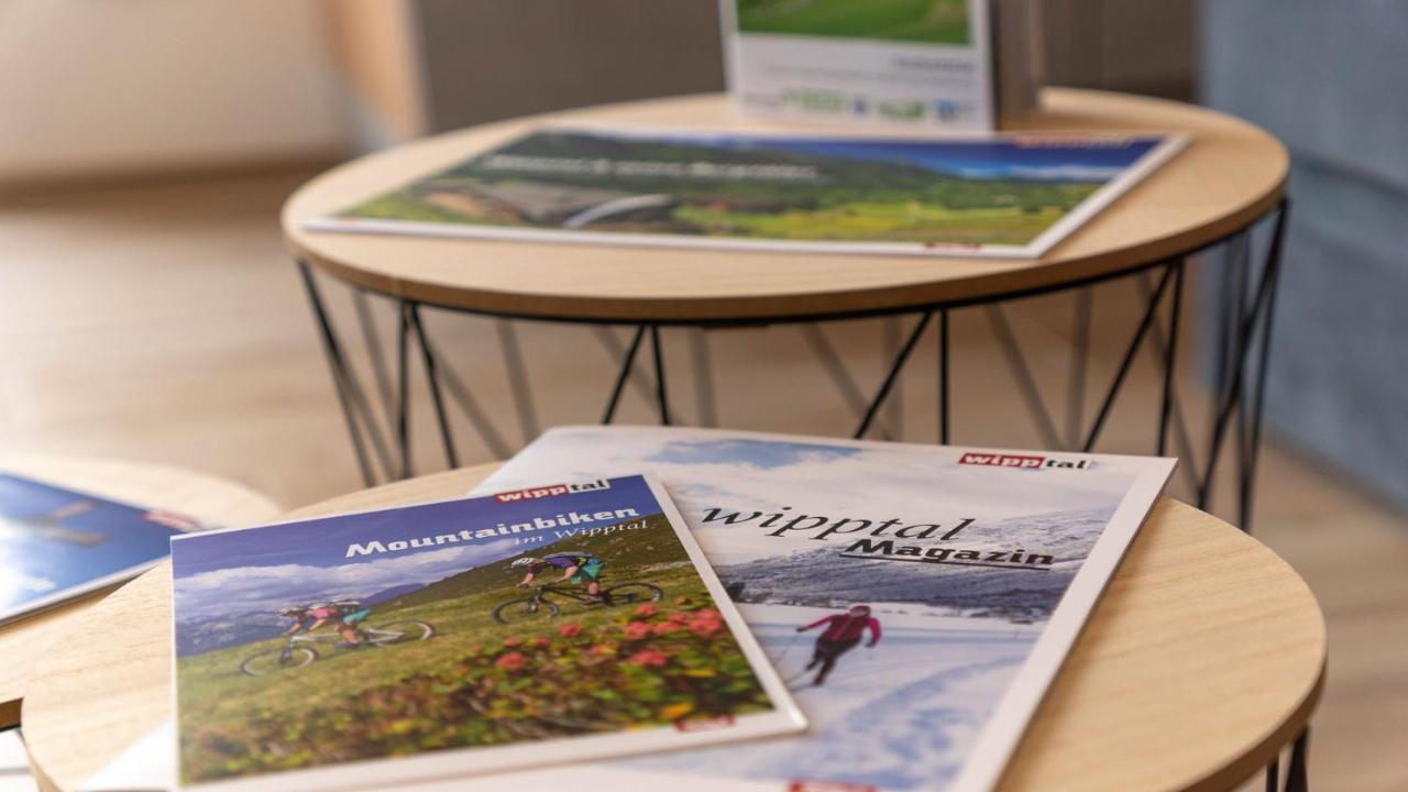 Stuwip Alps Appartements Adlerhorst Trins Bagian luar foto